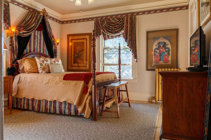 Room 12 of 20