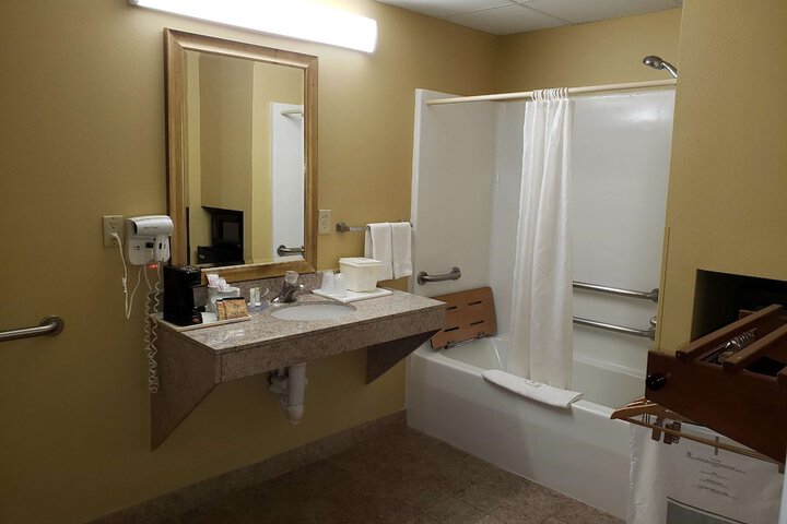 Room 9 of 39