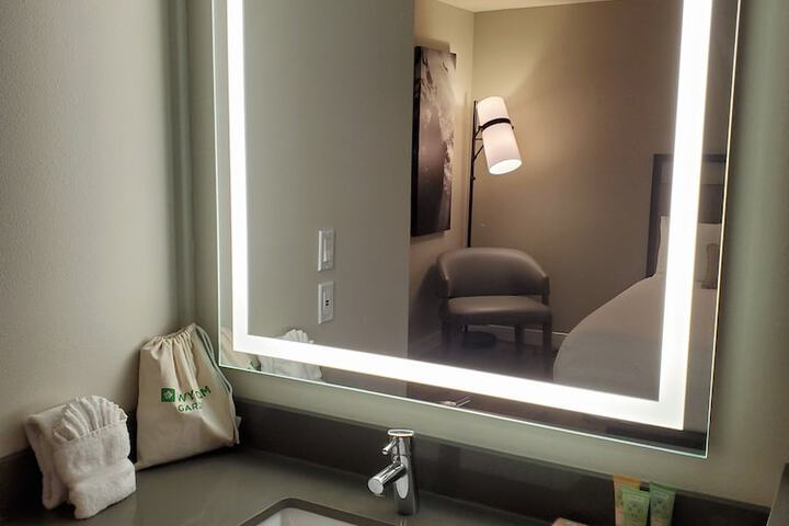 Room 52 of 55