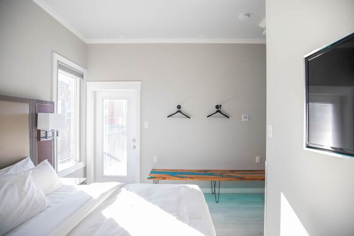 Room 44 of 140