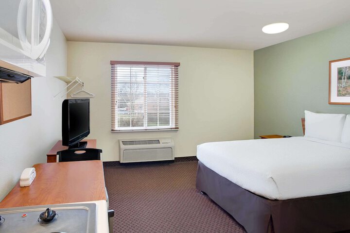 Room 13 of 25