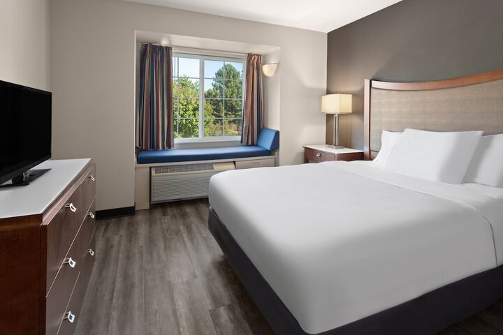 Americas Best Value Inn & Suites Racine