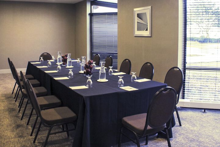 Embassy Suites by Hilton Milwaukee Brookfield