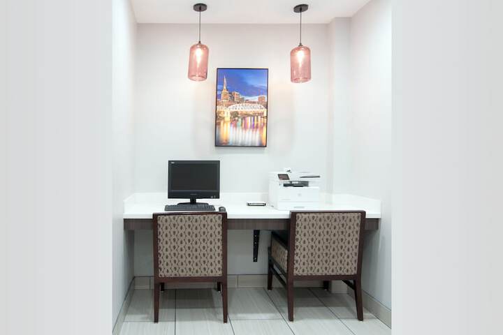 Business Center 31 of 31