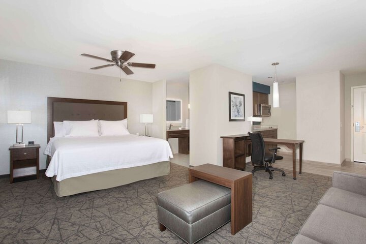 Room 34 of 47