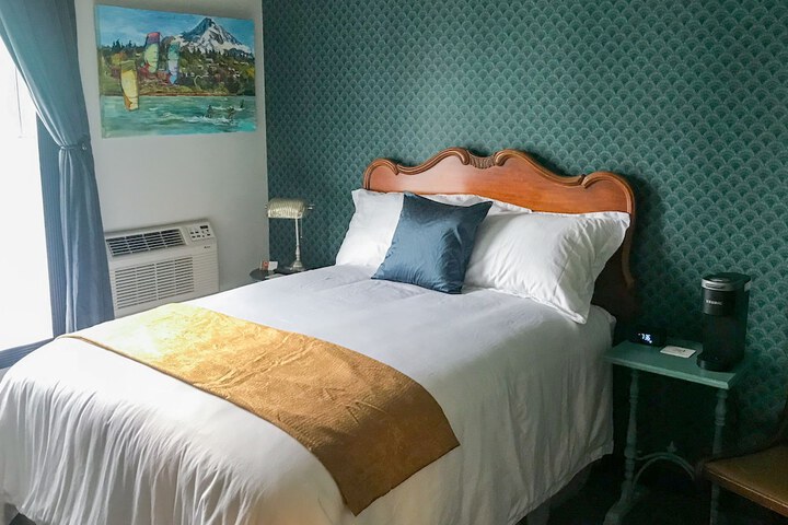 Room 17 of 92