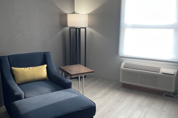 Luxor Inn & Suites a Travelodge by Wyndham