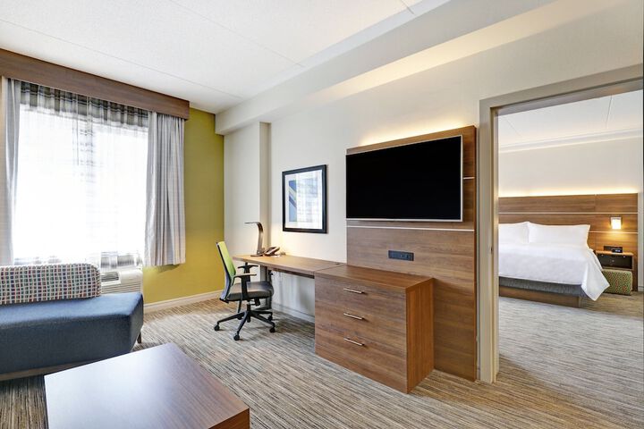 Room 5 of 40