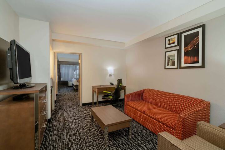Room 9 of 25