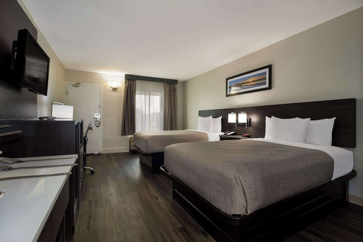 Room 13 of 31