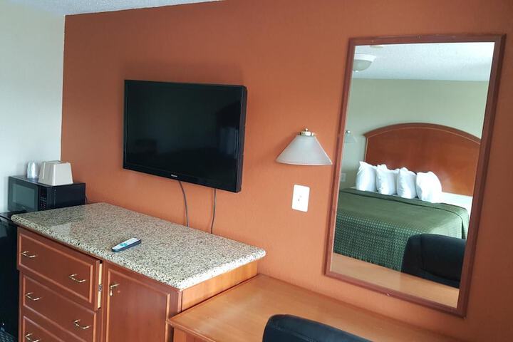 Room 28 of 50