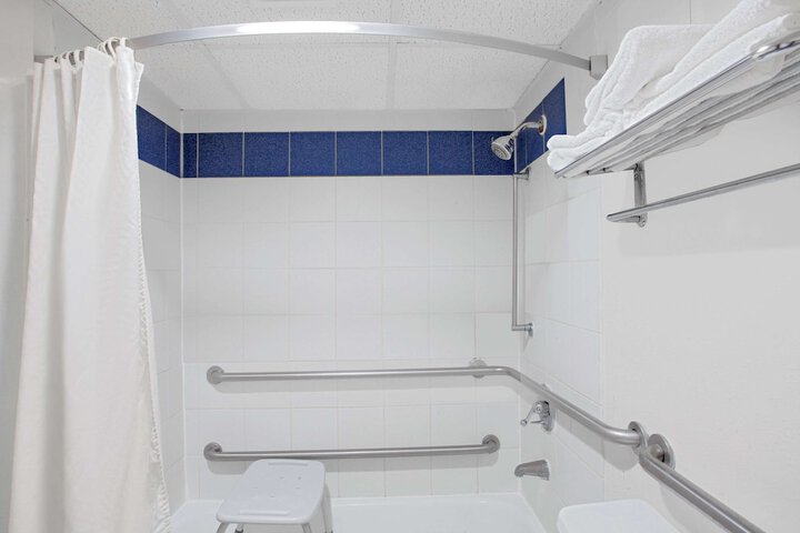 Room 13 of 15