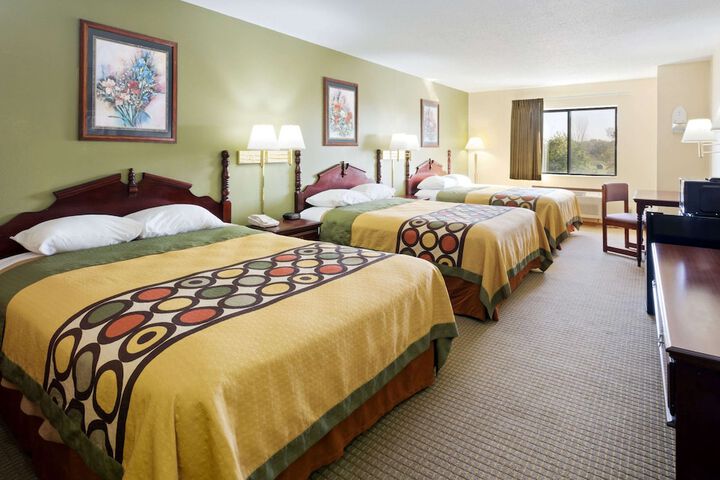Room 32 of 73