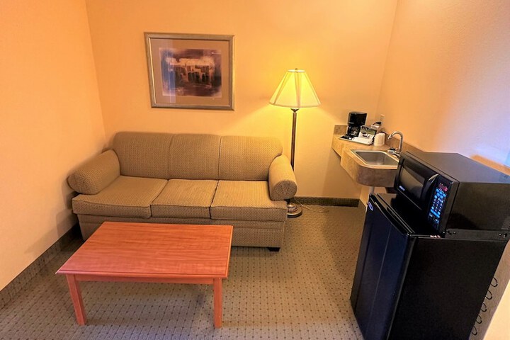 Room 6 of 56