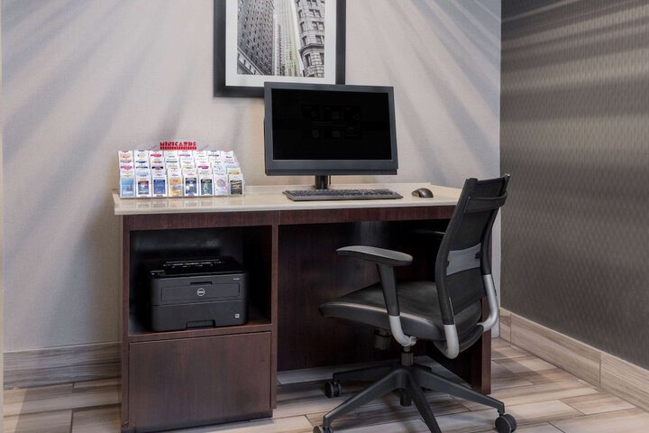 Business Center 32 of 32