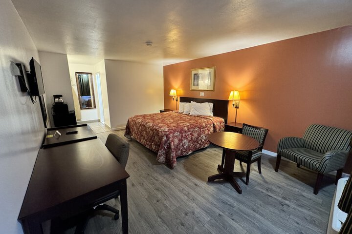 Room 8 of 19