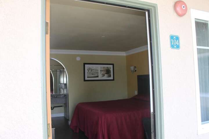 Room 14 of 38