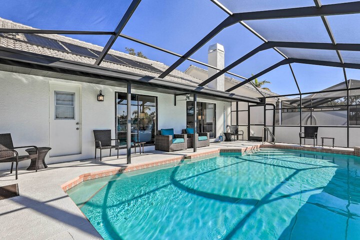 Private Dock & Saltwater Pool: Apollo Beach House
