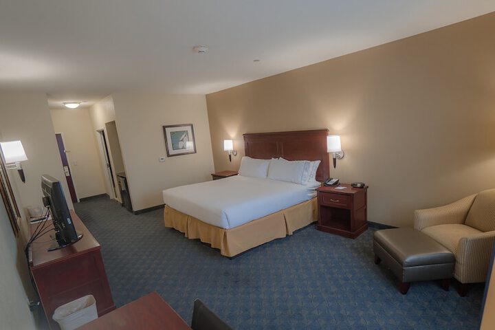 Holiday Inn Express & Suites Pampa by IHG