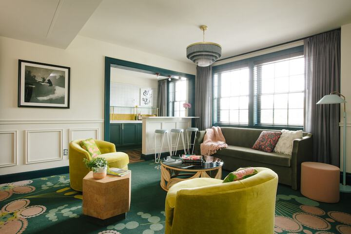 Room 15 of 48
