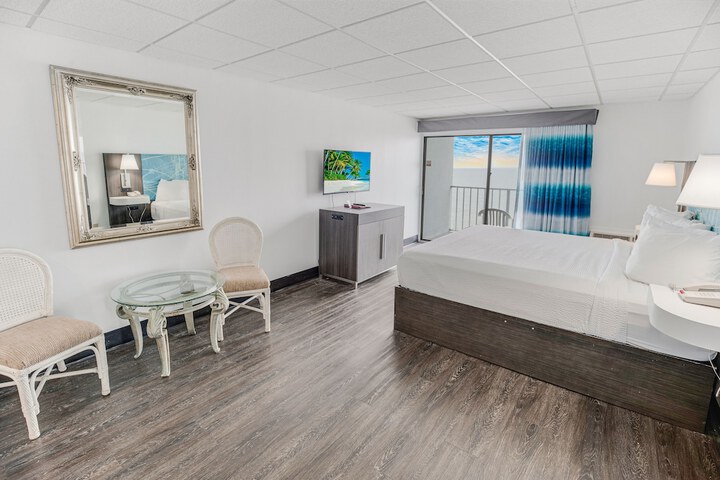Room 32 of 74