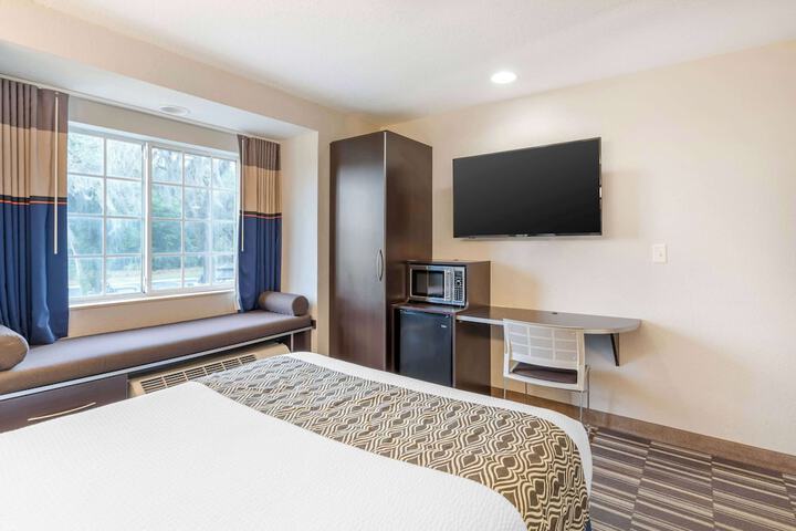 Room 17 of 43