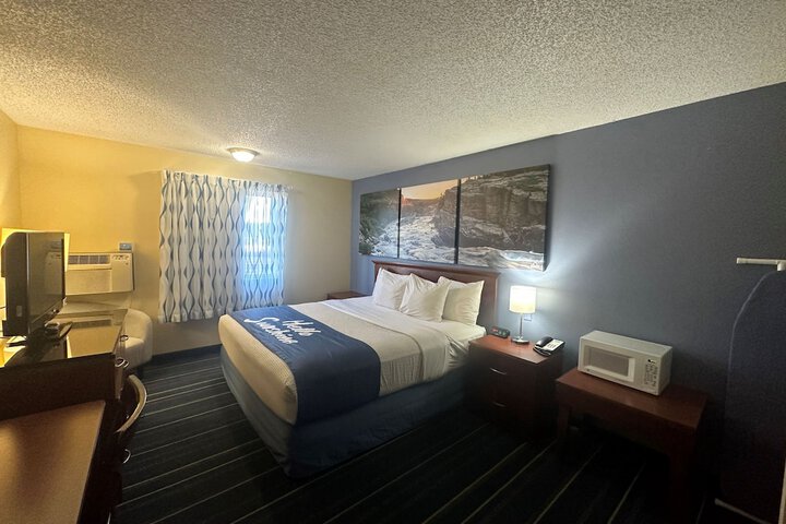 Room 34 of 60
