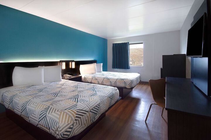 Room 10 of 27