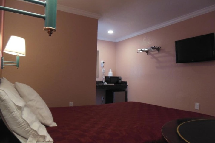 Room 16 of 48