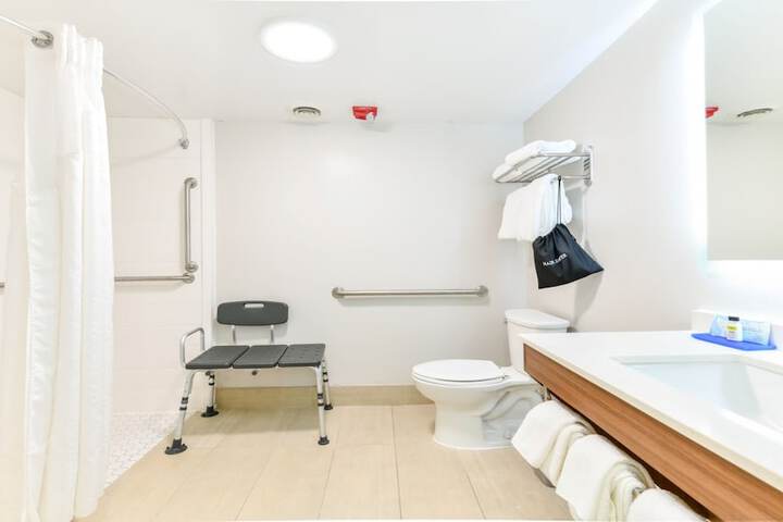 Room 19 of 46