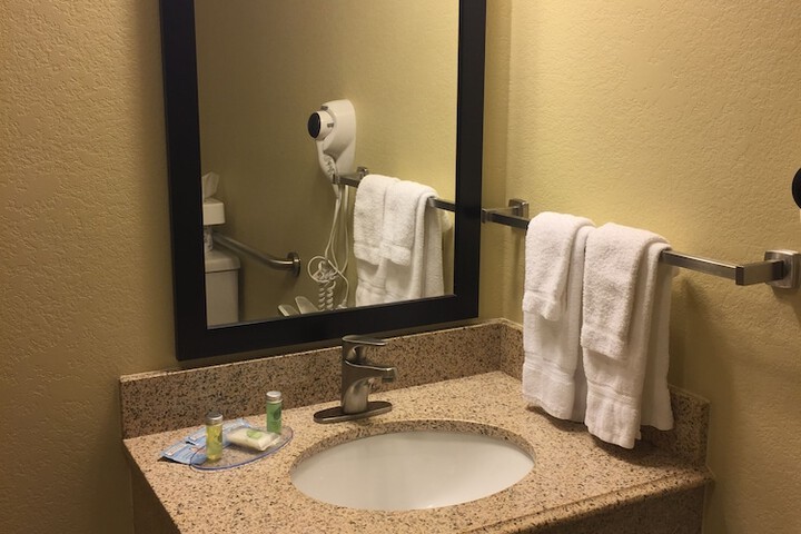 Cobblestone Inn & Suites - Waverly