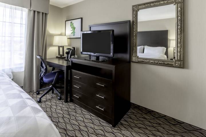 Room 12 of 35