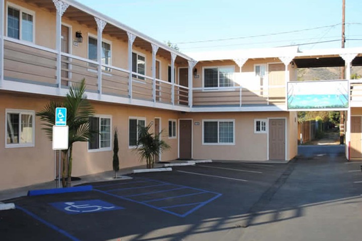 Hotel 2 of 70