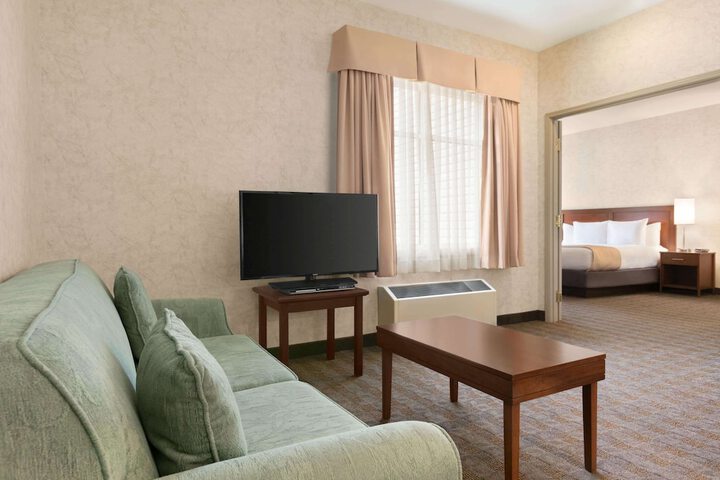 Room 20 of 33