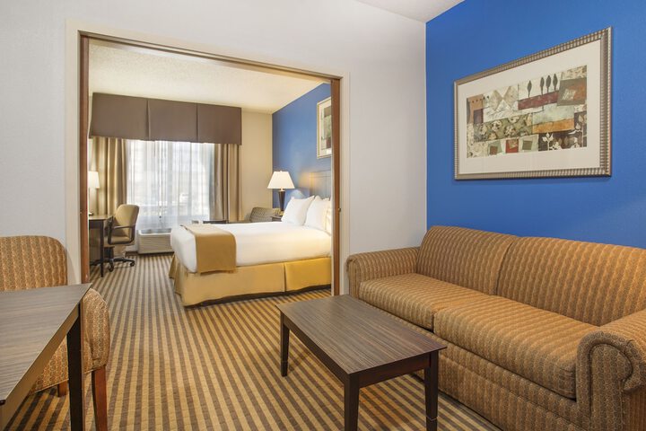Room 13 of 41