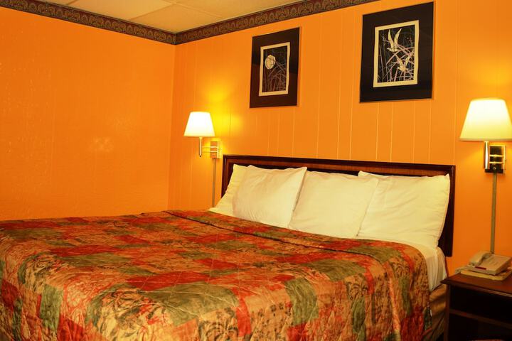 Room 21 of 27