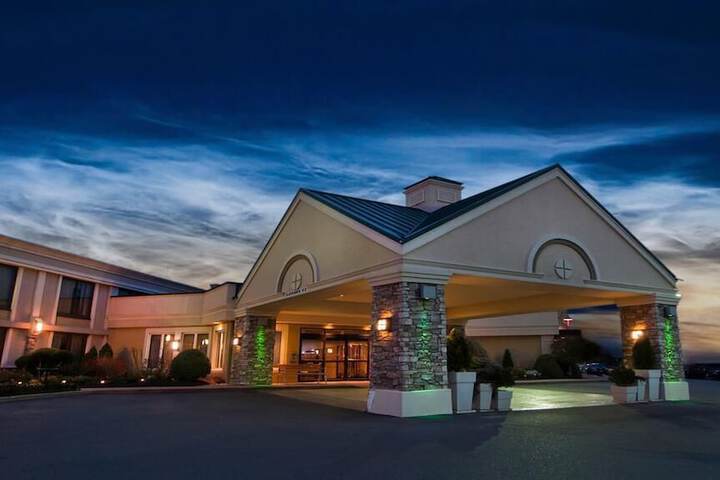 Buffalo Airport Hotel