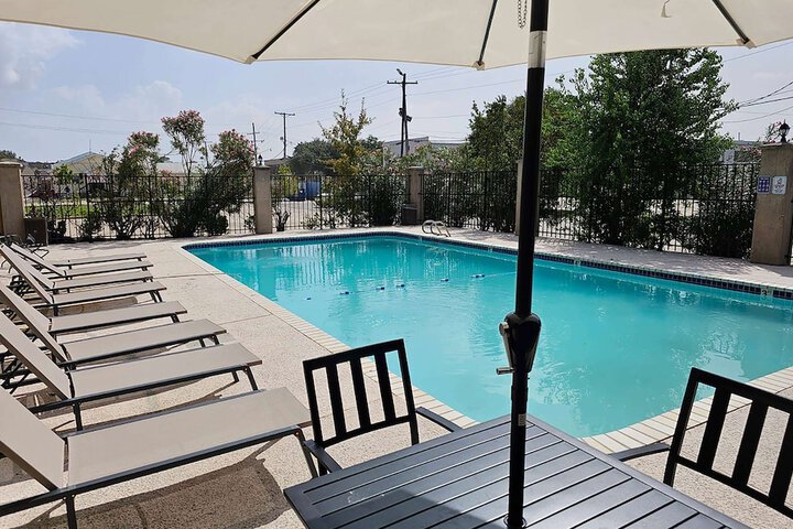 Pool 5 of 15