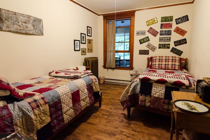 Room 32 of 43