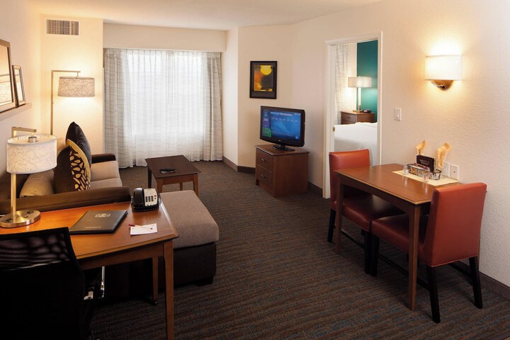 Room 21 of 33