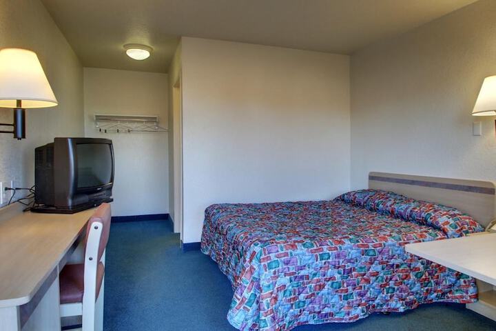 Room 30 of 35