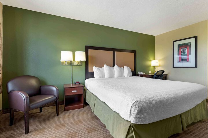 Room 20 of 28