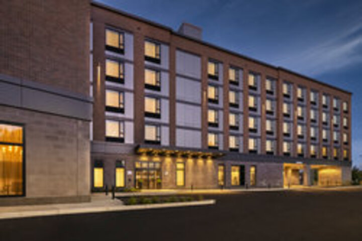 Hotel 5 of 180