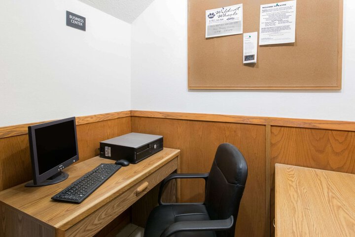 Business Center 16 of 16