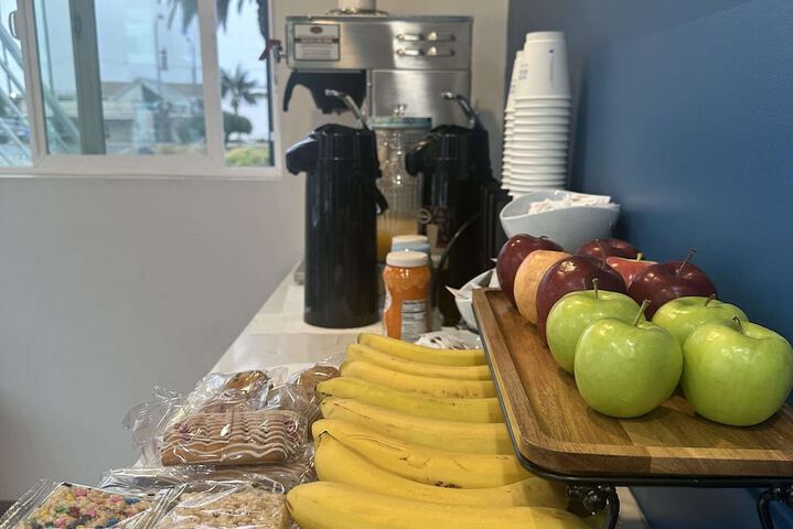 Breakfast/Coffee Service 100 of 103