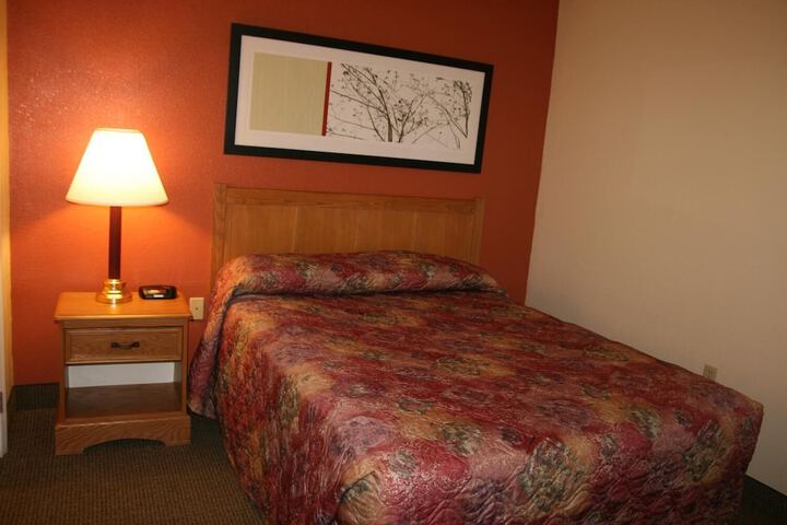 Room 9 of 13