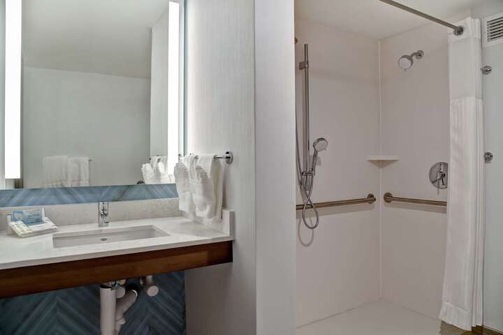 Room 16 of 52
