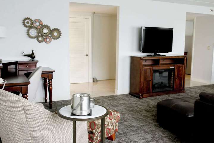 Room 25 of 38