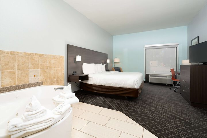 Room 41 of 62