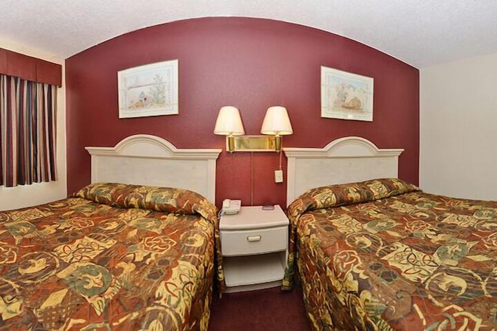 Room 28 of 39